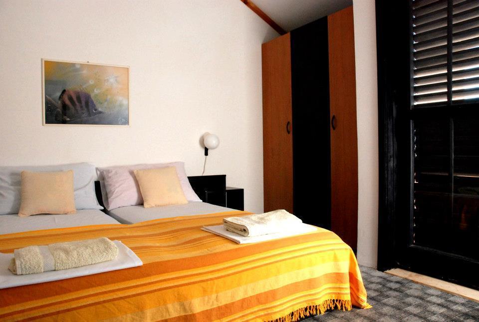 Guest House Alek Vrboska Δωμάτιο φωτογραφία
