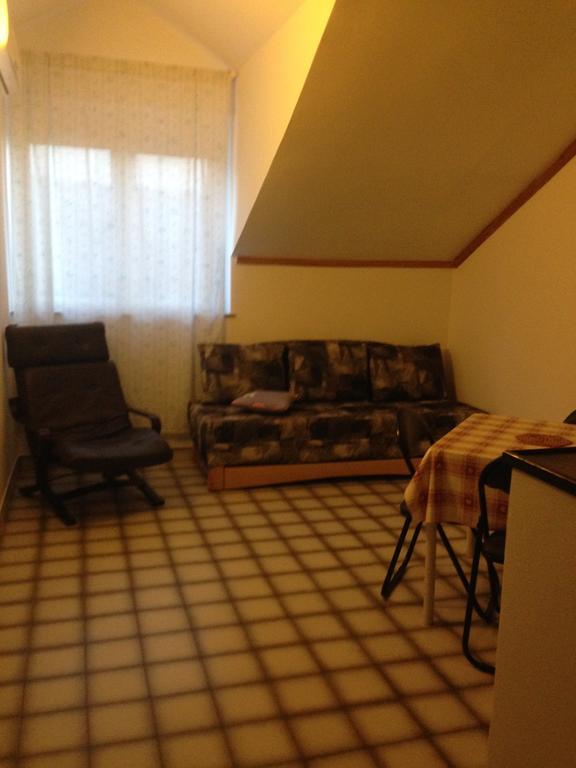 Guest House Alek Vrboska Δωμάτιο φωτογραφία