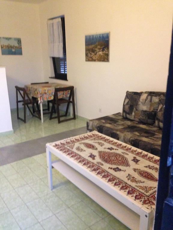 Guest House Alek Vrboska Δωμάτιο φωτογραφία