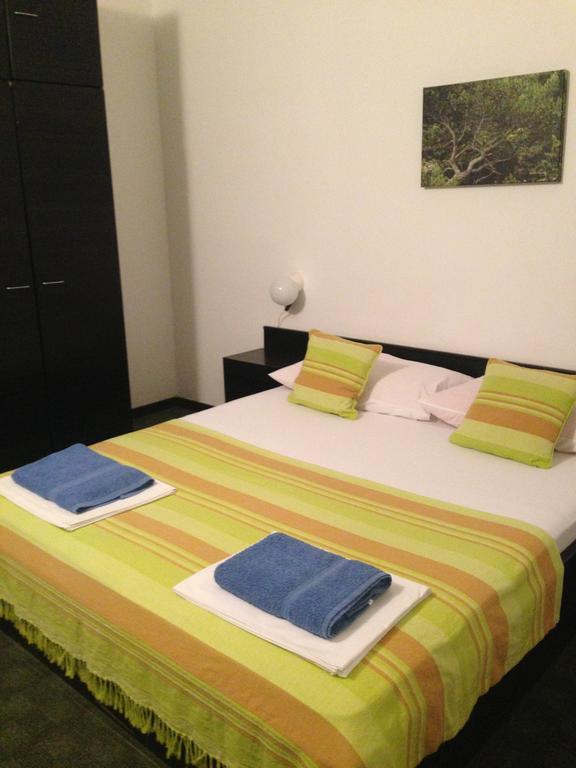 Guest House Alek Vrboska Δωμάτιο φωτογραφία