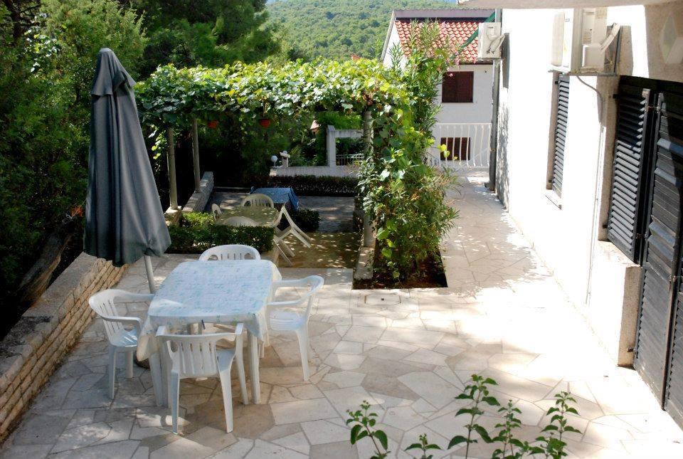 Guest House Alek Vrboska Δωμάτιο φωτογραφία