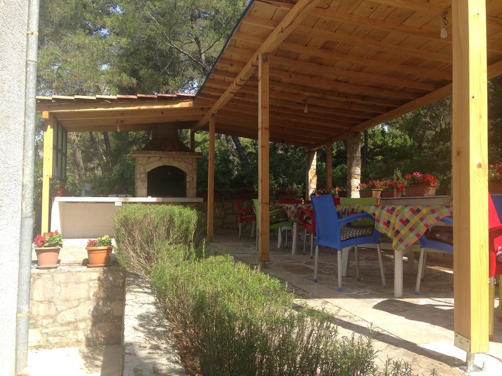 Guest House Alek Vrboska Εξωτερικό φωτογραφία