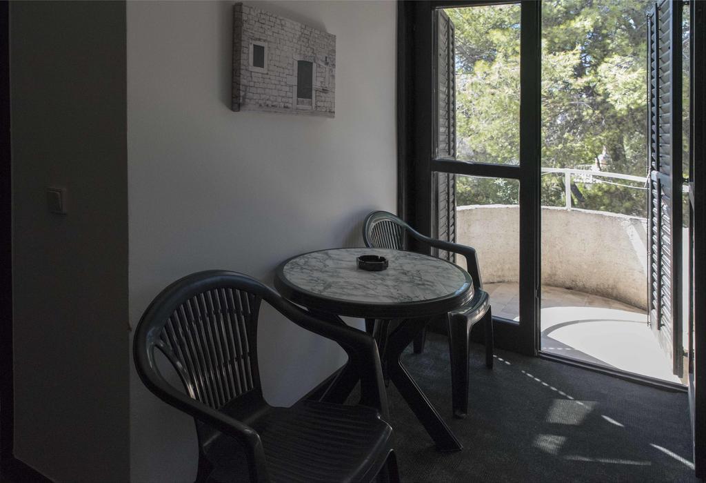 Guest House Alek Vrboska Εξωτερικό φωτογραφία