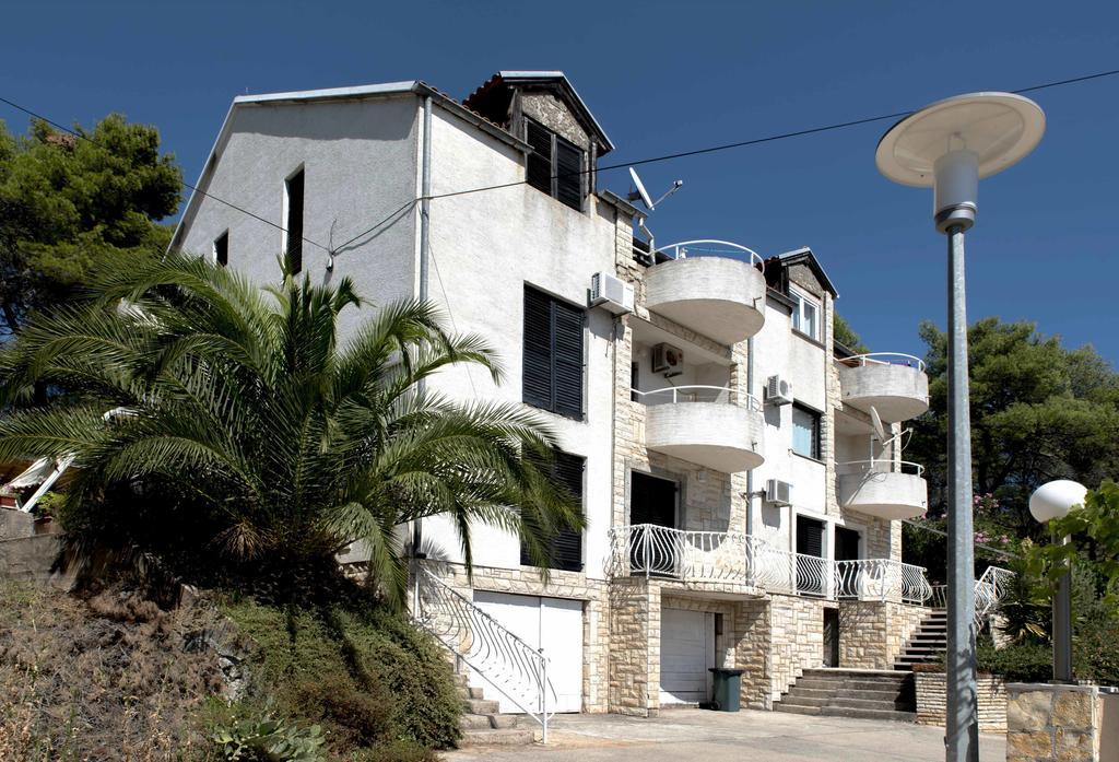 Guest House Alek Vrboska Εξωτερικό φωτογραφία